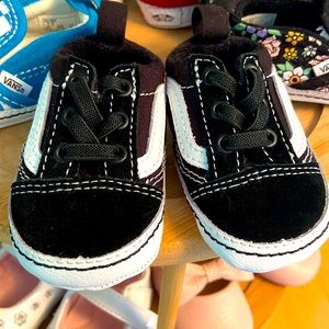 4 pairs of vans baby shoes